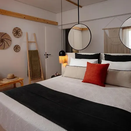 Hibiscus Naxos * Naxos City