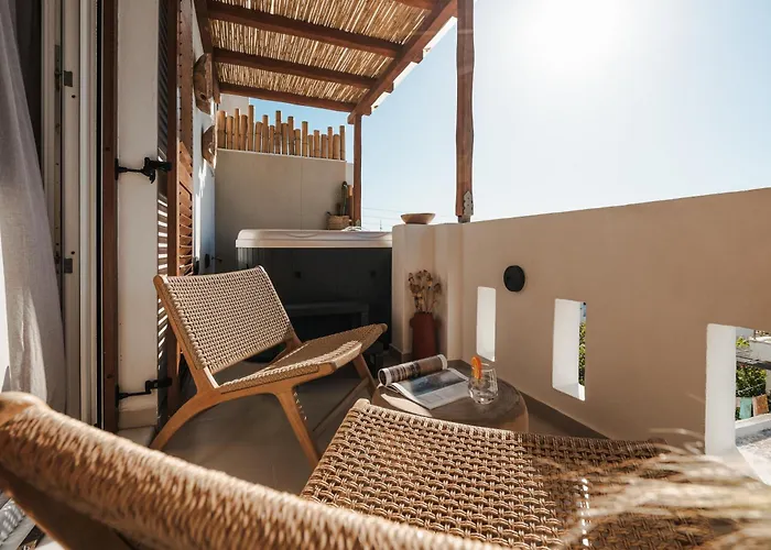 Hibiscus Naxos * Naxos City