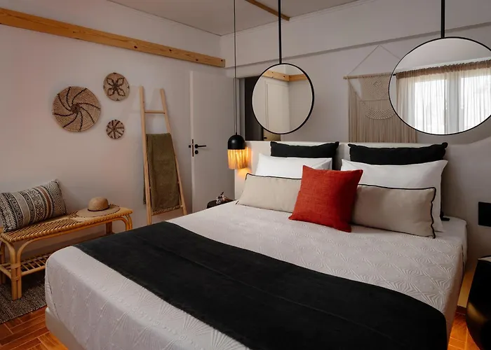 Hibiscus Naxos * Naxos City